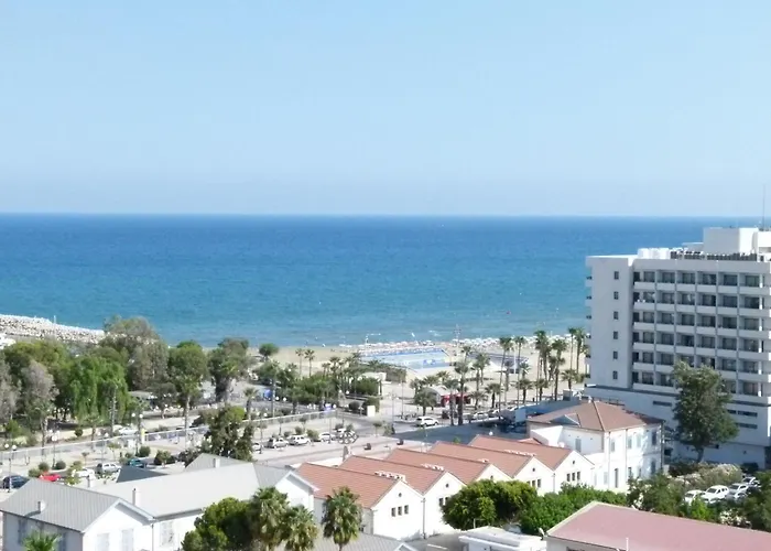 Aphrodite Heights アパート